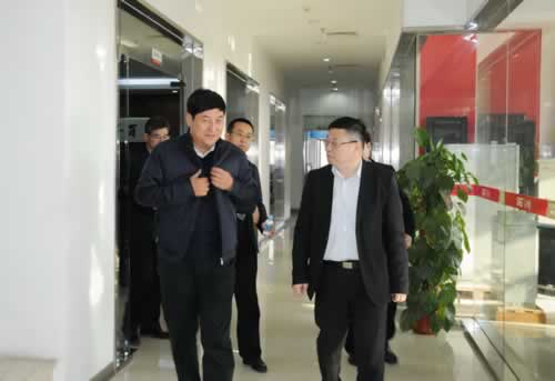 20141229新疆兵團(tuán)十三師黃志剛政委一行蒞臨易事特參觀考察.jpg