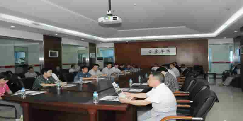 20140906新疆建設(shè)兵團師職干部“三化”建設(shè)研修班蒞臨易事特參觀考察.jpg